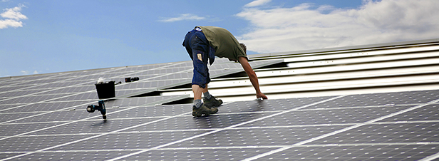 À Bordeaux, les installateurs de panneaux solaires se mettent à niveau